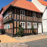 Madam Bundsens Huse אסנס